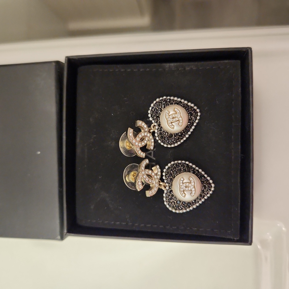 Chanel heart earings